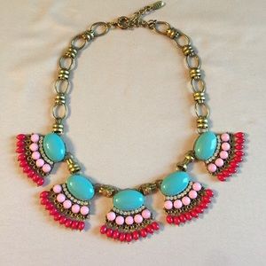 Gorgeous statement necklace - 19”-21” long